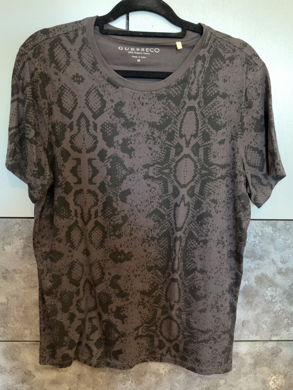 Guess t-shirt